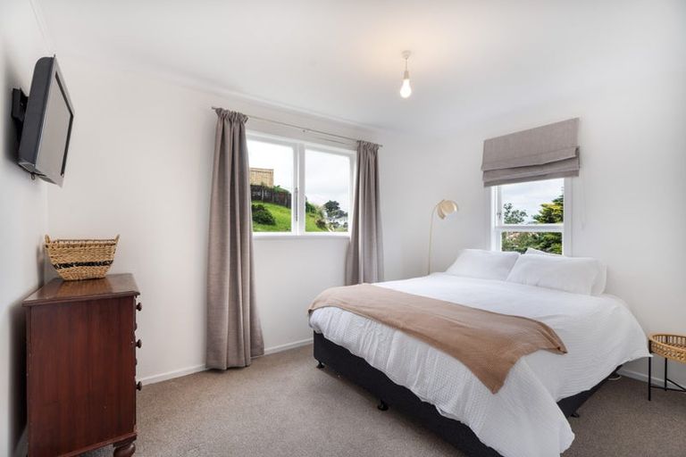 Photo of property in 11 Arene Grove, Titahi Bay, Porirua, 5022