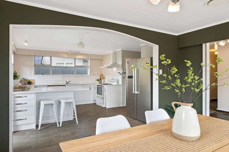 Photo of property in 4 Sandstrom Grove, Feilding, 4702
