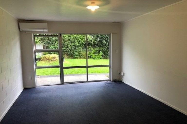 Photo of property in 2/100 Lynwood Road, New Lynn, Auckland, 0600