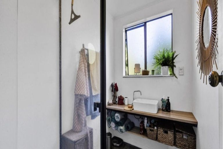 Photo of property in 23 Prudence Place, Oakura, 4314