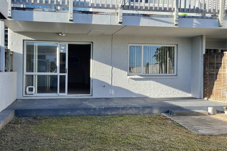 Photo of property in 1/242 Great North Road, Henderson, Auckland, 0612