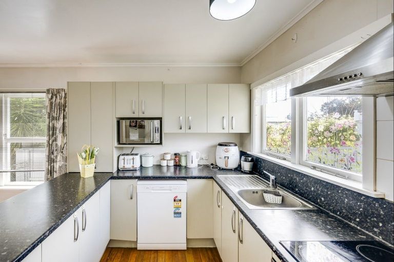 Photo of property in 17 Downing Avenue, Pirimai, Napier, 4112