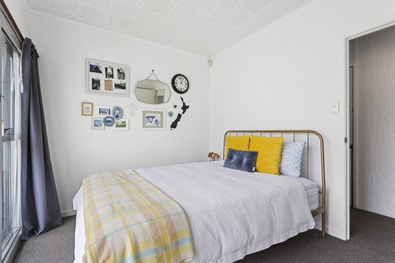 Photo of property in 2/2a Eskdale Road, Birkdale, Auckland, 0626