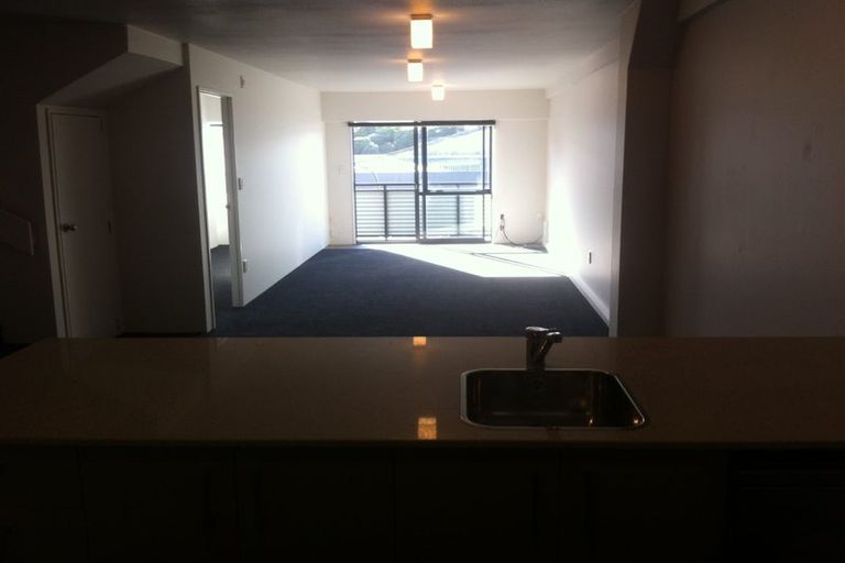 Photo of property in 8 Torrens Terrace, Mount Cook, Wellington, 6011