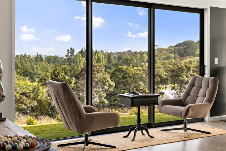 Photo of property in 1056 Peak Road, Helensville, 0875