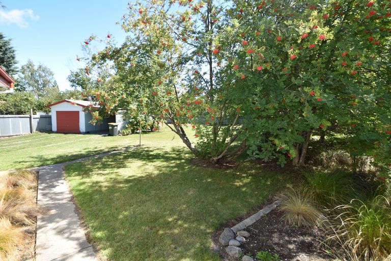 Photo of property in 16 Rata Road, Twizel, 7901