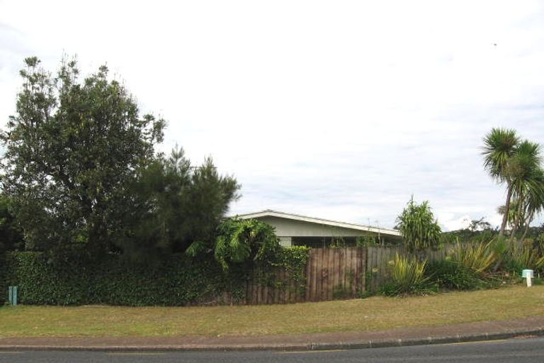 Photo of property in 56 Glamorgan Drive, Torbay, Auckland, 0630
