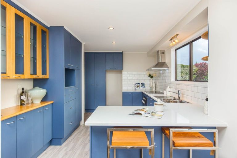 Photo of property in 162 Luckens Road, West Harbour, Auckland, 0618