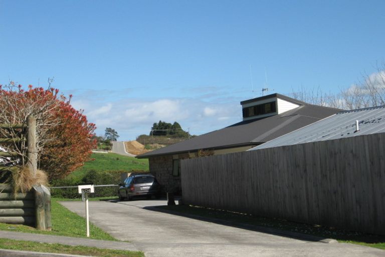 Photo of property in 104 Meander Drive, Welcome Bay, Tauranga, 3112