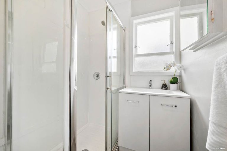 Photo of property in 10 Kaikoura Street, Henderson, Auckland, 0612