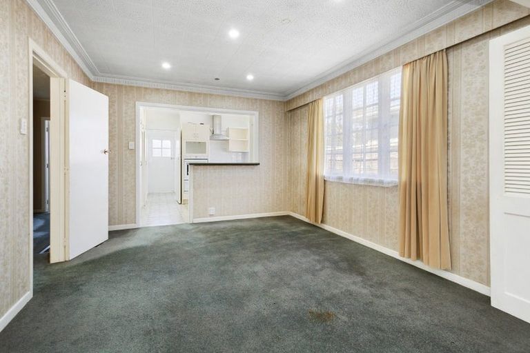 Photo of property in 9 Airdrie Avenue, Epuni, Lower Hutt, 5011