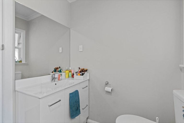 Photo of property in 16 Bledisloe Street, Levin, 5510