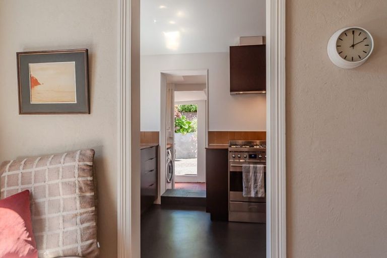 Photo of property in 355 Adelaide Road, Newtown, Wellington, 6021