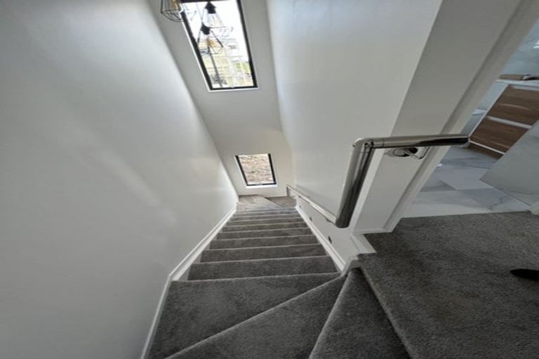 Photo of property in 41b Crestview Rise, Papakura, 2110