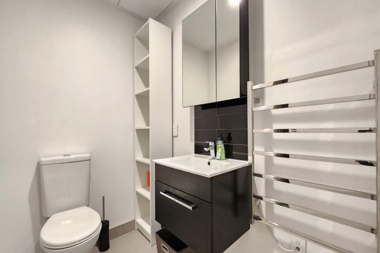 Photo of property in Alpha Apartments, 703/4u Elizabeth Street, Mount Victoria, Wellington, 6011