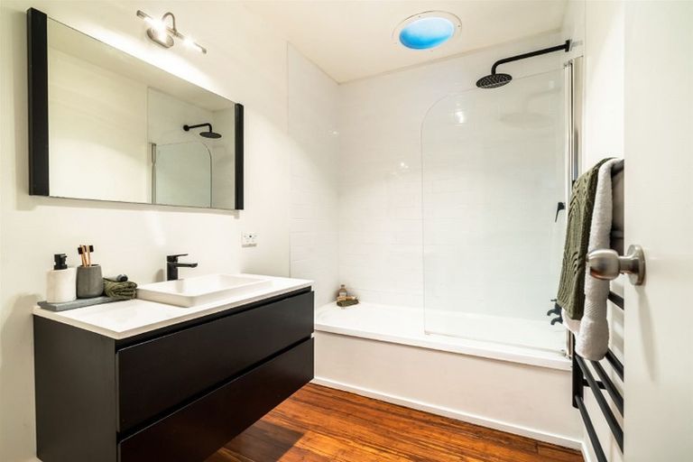 Photo of property in 3 Berne Place, Birkenhead, Auckland, 0626