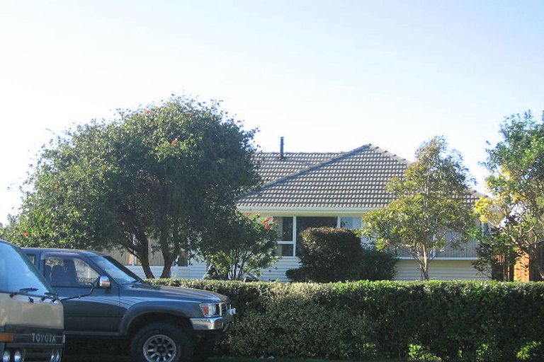 Photo of property in 41 Mazengarb Road, Paraparaumu Beach, Paraparaumu, 5032