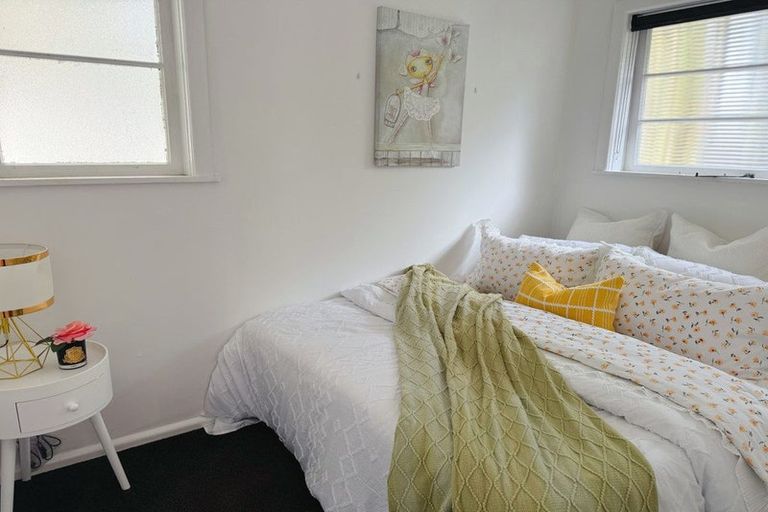 Photo of property in 21 Croydon Road, New Lynn, Auckland, 0600