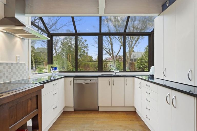 Photo of property in 12 Harrod Place, Rangiora, 7400