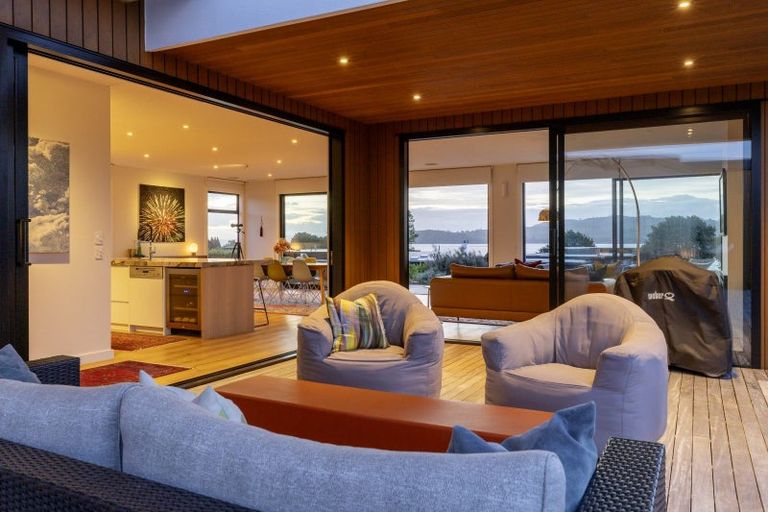 Photo of property in 10 Karapoto Lane, Rainbow Point, Taupo, 3330