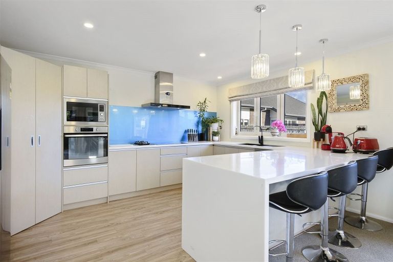 Photo of property in 11 Shaftesbury Street, Avonhead, Christchurch, 8042