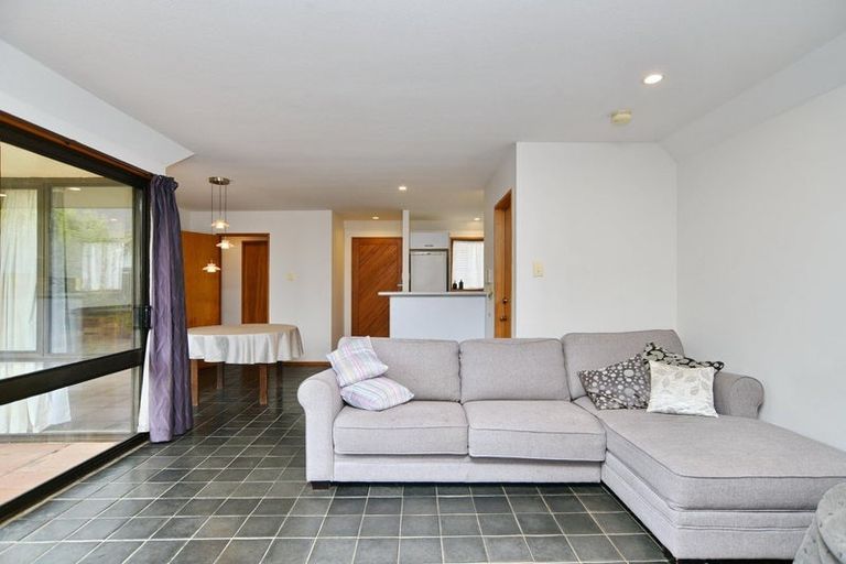 Photo of property in 2/16 Owens Terrace, Upper Riccarton, Christchurch, 8041