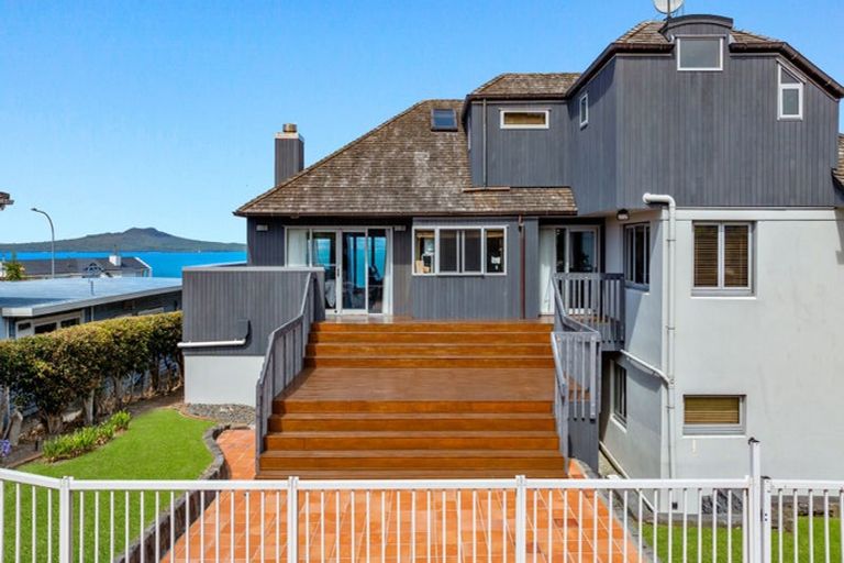 Photo of property in 11 Katui Street, Castor Bay, Auckland, 0620