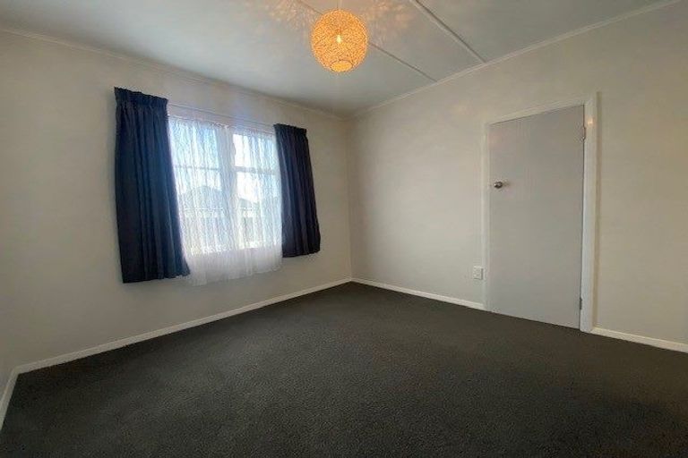 Photo of property in 36 Hinau Grove, Wainuiomata, Lower Hutt, 5014