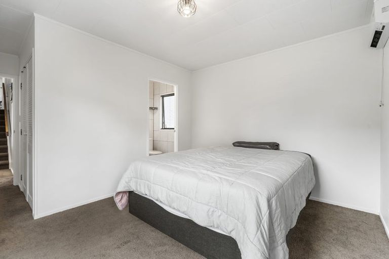 Photo of property in 126 Spinella Drive, Bayview, Auckland, 0629