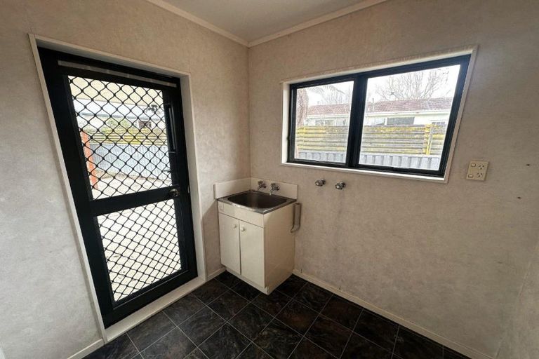 Photo of property in 4a Brett Place, Takaro, Palmerston North, 4412