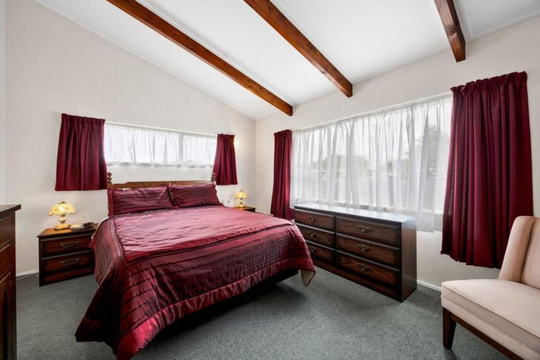 Photo of property in 18 Kamahi Avenue, Hawera, 4610