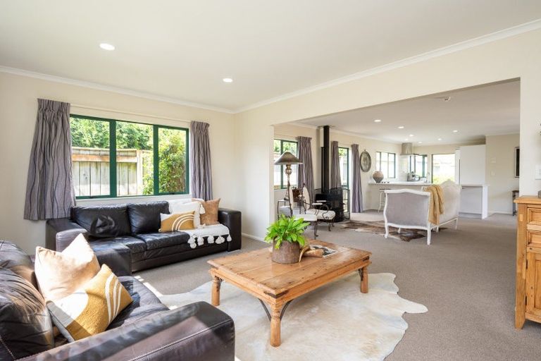 Photo of property in 2 Hanna Place, Havelock North, 4130