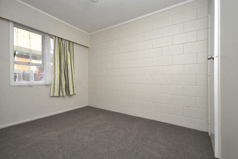 Photo of property in 2/24 Robertson Road, Favona, Auckland, 2024