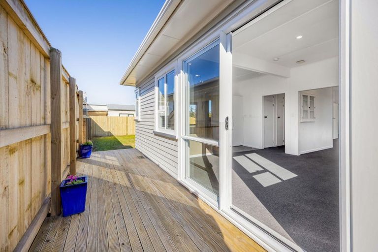 Photo of property in 23 Longfellow Road, Opunake, 4616