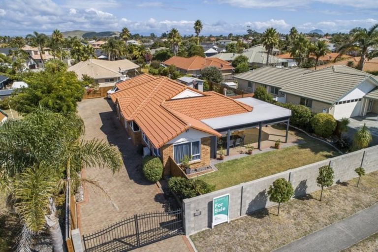 Photo of property in 90 Santa Monica Drive, Papamoa Beach, Papamoa, 3118