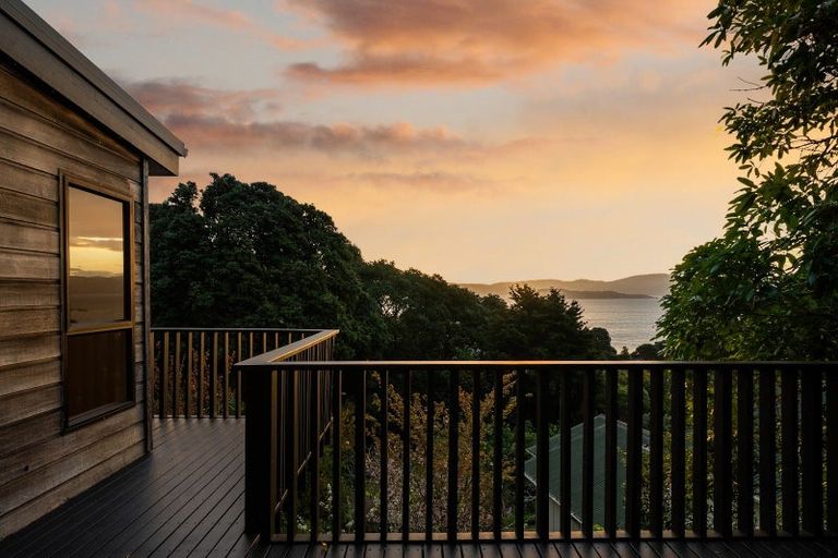 Photo of property in 19 Kaitawa Road, York Bay, Lower Hutt, 5013