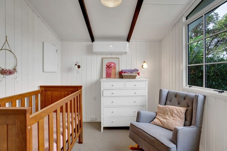 Photo of property in 5 Prudence Place, Oakura, 4314