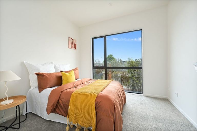 Photo of property in 4/442 Old Te Atatu Road, Te Atatu Peninsula, Auckland, 0610