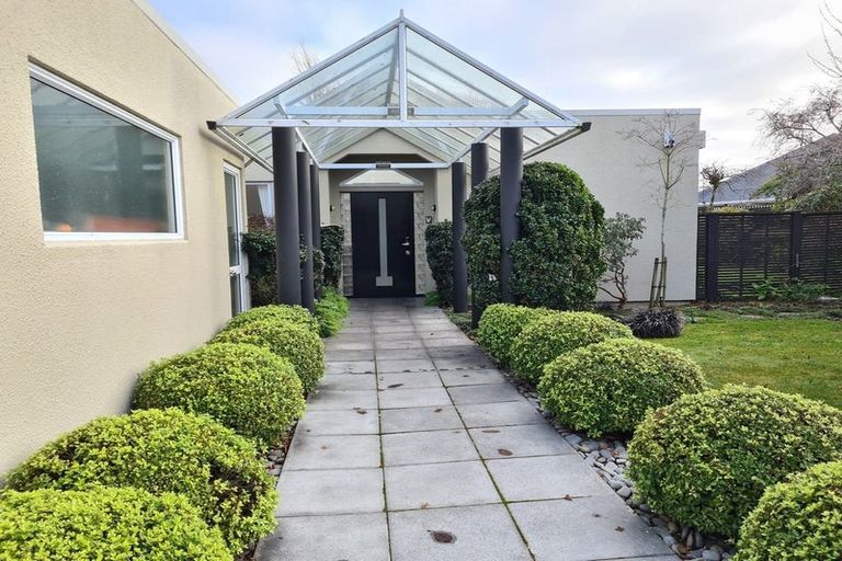 Photo of property in 5 Priorsford Court, Avonhead, Christchurch, 8042