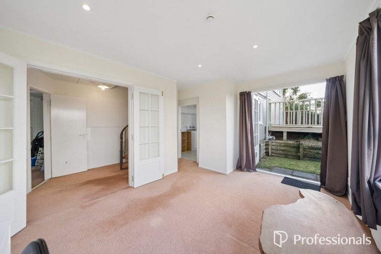 Photo of property in 24 Pekanga Road, Normandale, Lower Hutt, 5010