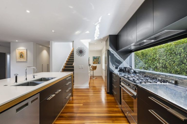 Photo of property in 3a Walton Street, Red Beach, 0932