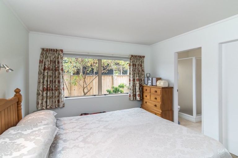 Photo of property in 4 Kaikomako Road, Waikanae, 5036