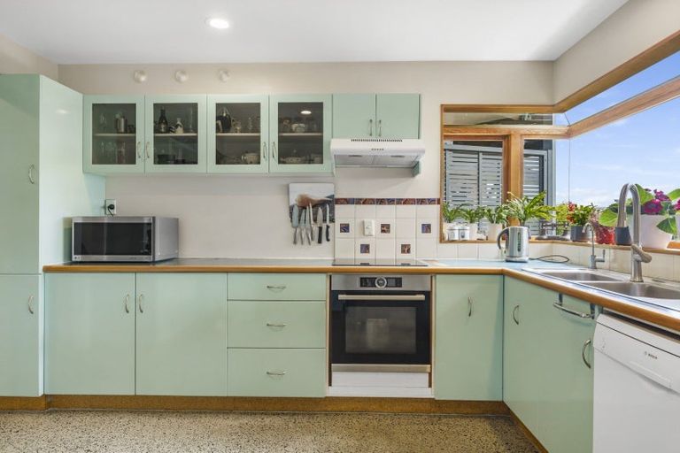 Photo of property in 63 James Cook Drive, Welcome Bay, Tauranga, 3112