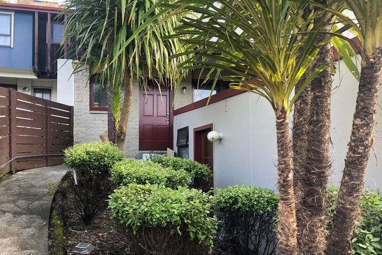 Photo of property in 99 Churton Drive, Churton Park, Wellington, 6037