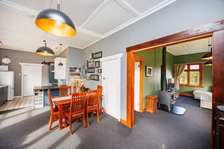 Photo of property in 8 Knorp Street, Halcombe, Feilding, 4779