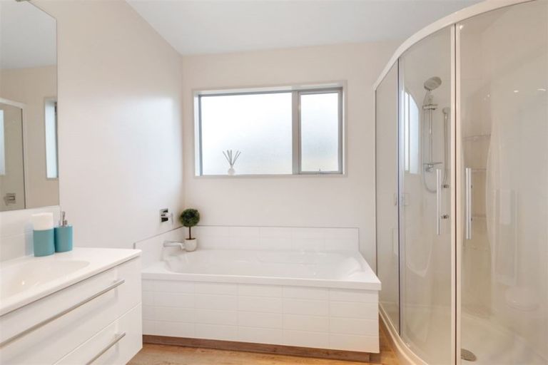 Photo of property in 3 Glenbarr Lane, Broomfield, Christchurch, 8042