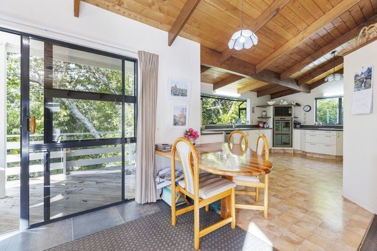 Photo of property in 60 Veale Road, Ridgewood, New Plymouth, 4371