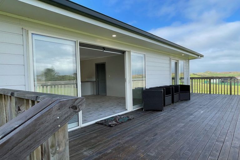 Photo of property in 19 Ripiro Drive, Baylys Beach, Dargaville, 0377