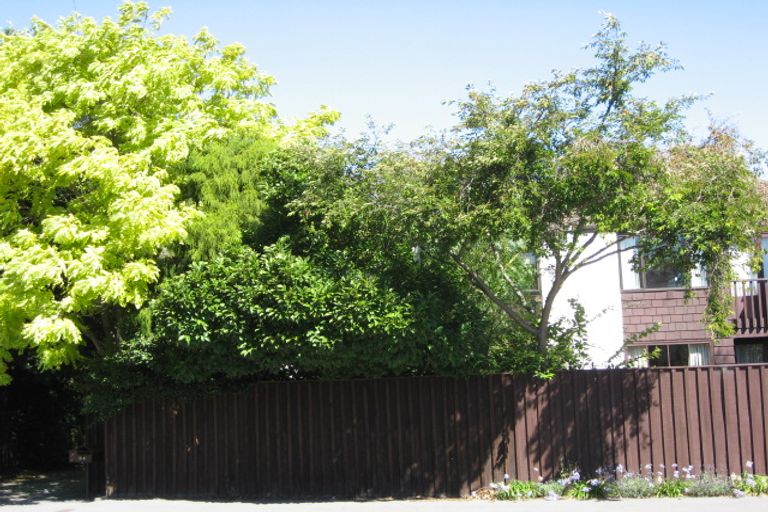 Photo of property in 52 Aikmans Road, Merivale, Christchurch, 8014