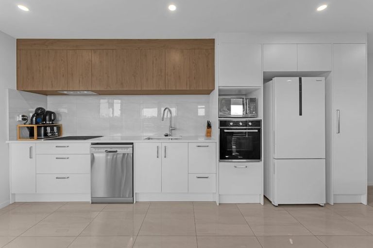 Photo of property in 2 Tidal View Road, Karaka, Papakura, 2113